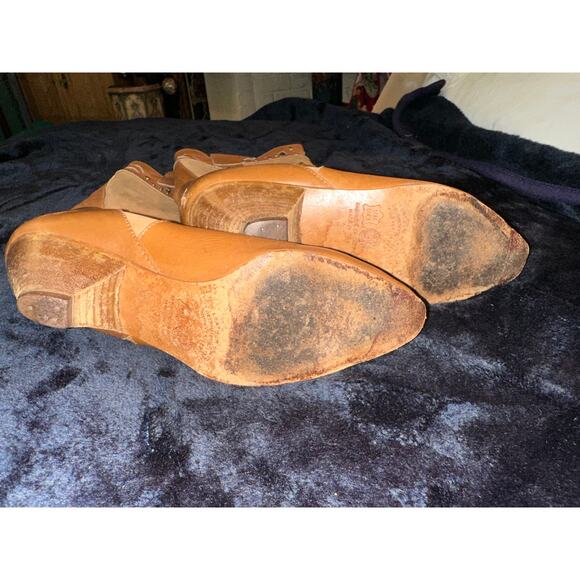 VINTAGE MADE IN ITALY IMAGINE STUDDED CUTOUT LEATHER BOOTS 37 - Picture 6 of 6